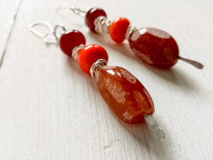 Dangle earrings with agate and lampwork beads