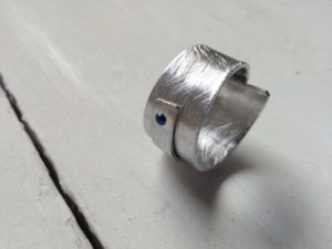 Anello in alluminio texturizzato