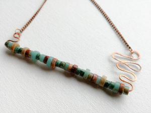 Collana fatta mano con pietre africane