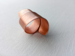 Minimal modern copper ring hanmade milan italy